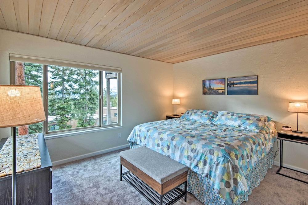 Tahoe Retreat w/ Deck - 2 Mi to Nevada Beach! - Property Image 2