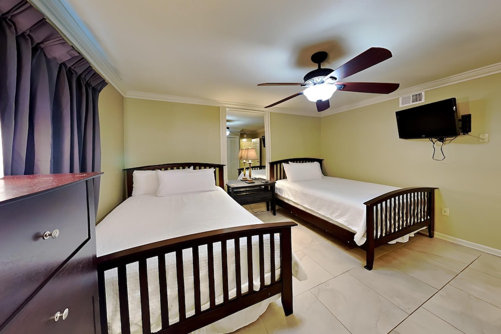 Emerald Isle Fort Walton Beach by Southern Vacation Rentals