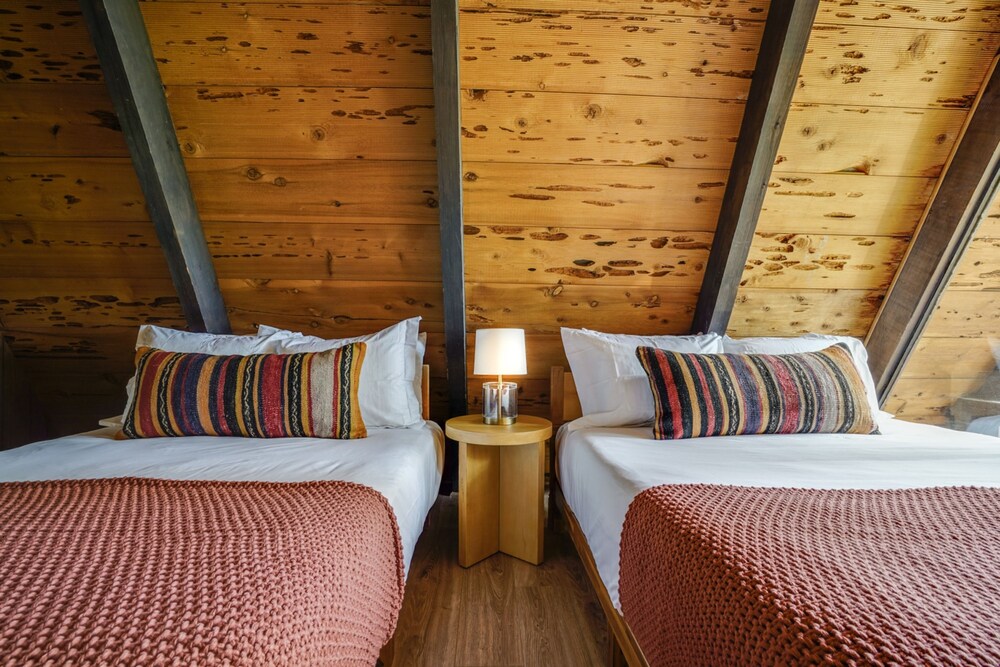 Horizon by Avantstay Stunning A-frame Cabin w Hot Tub Billiards Lake Views