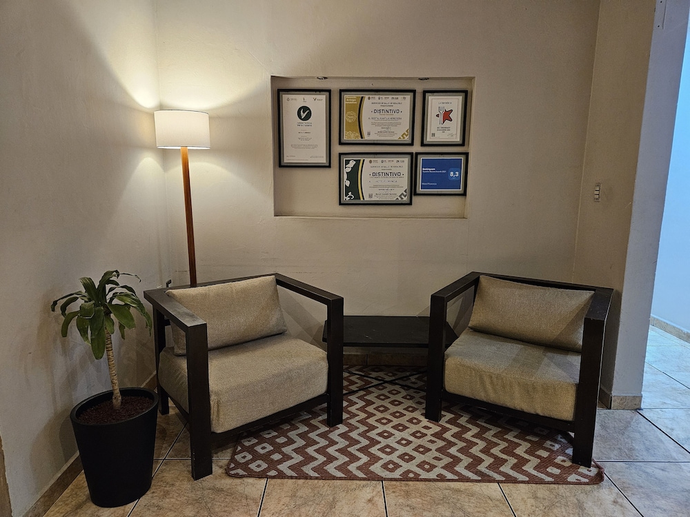 Poza Rica Vacations - Hotel Florencia - Property Image 3