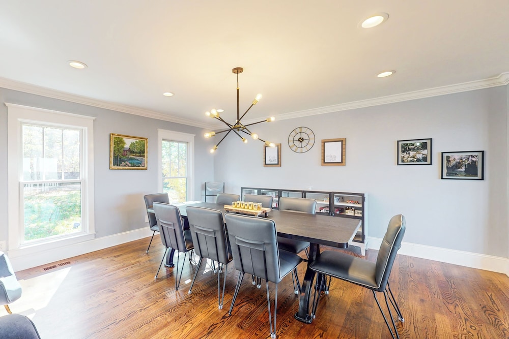3 BR Home: Dog Friendly w/ Scenic Views & Pool
