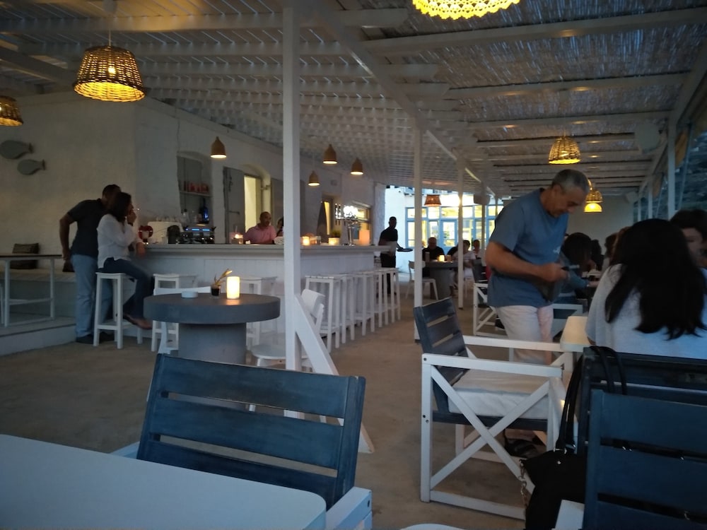 Akti Miaouli Holiday Home