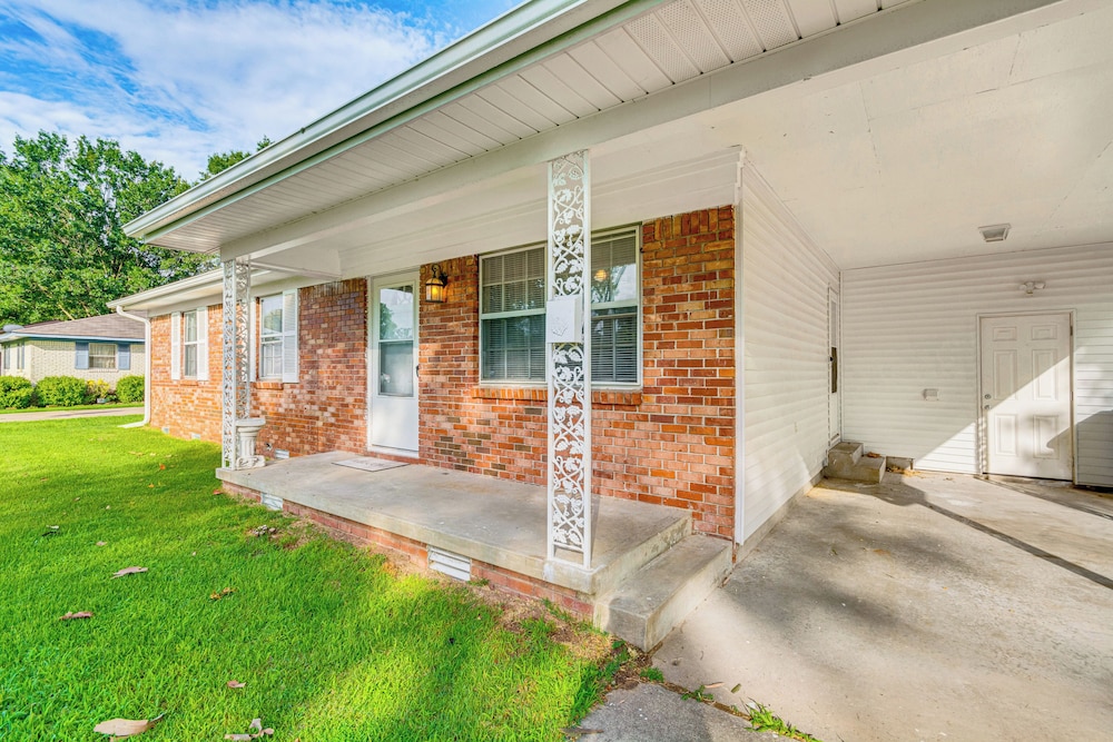 Fish, Hike & Relax: North Little Rock Gem w/ Yard