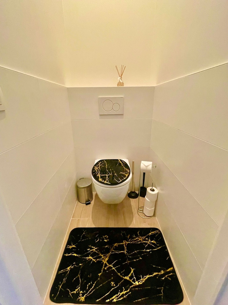 One Lux Stay Near Antwerp Central - 2 Bedroom 1 5 Bathroom