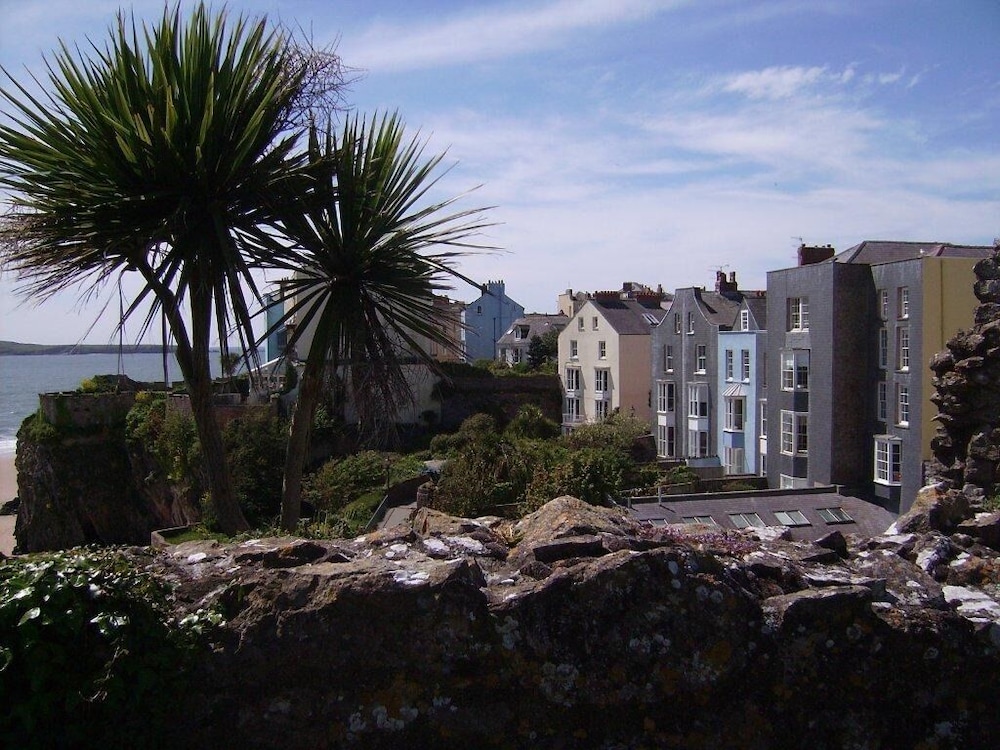Photo 10