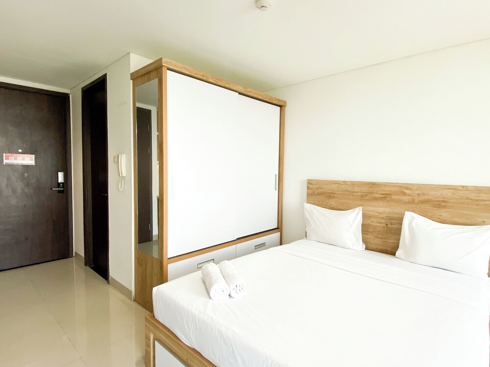 Wooden Touch Studio At Lrt City Bekasi Apartment