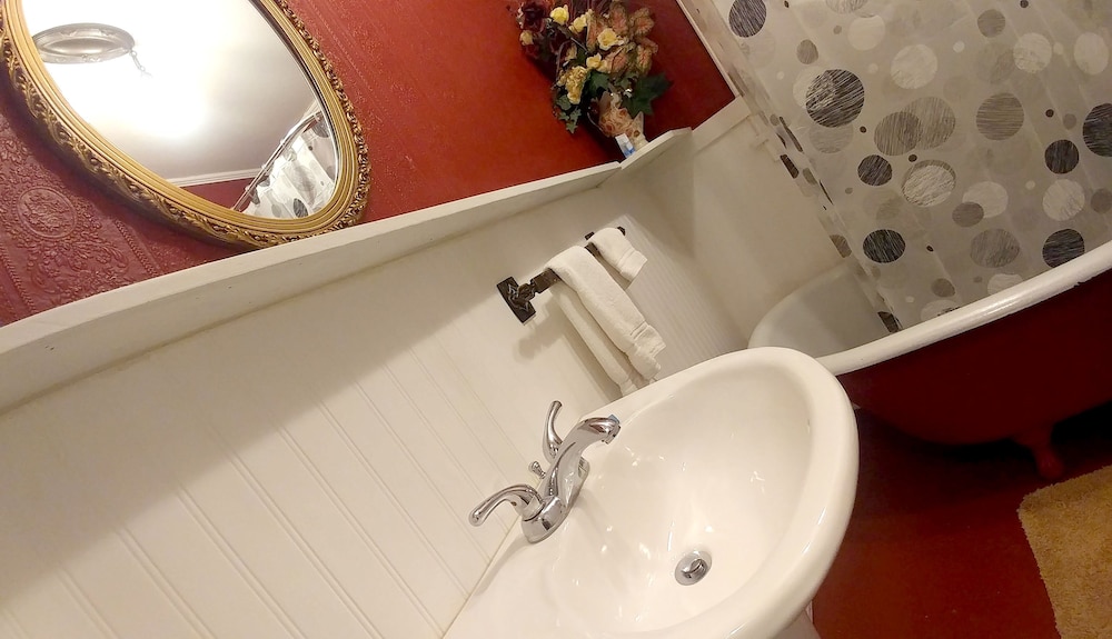 Historic Whiting Hotel Suites - Property Image 56