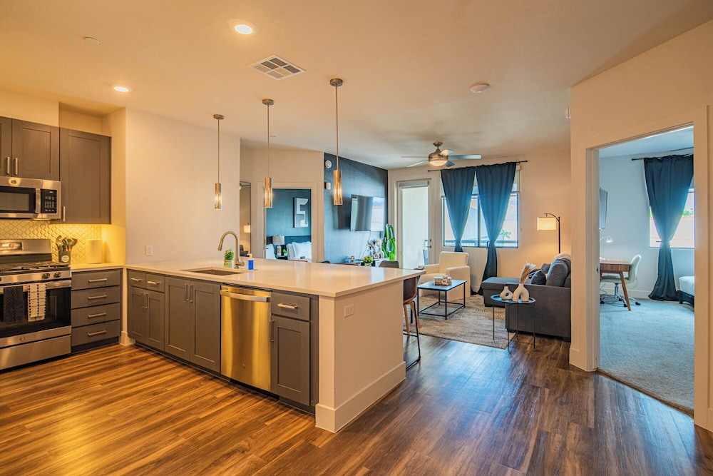 ROVE LIVING/KB - Scottsdale Grand
