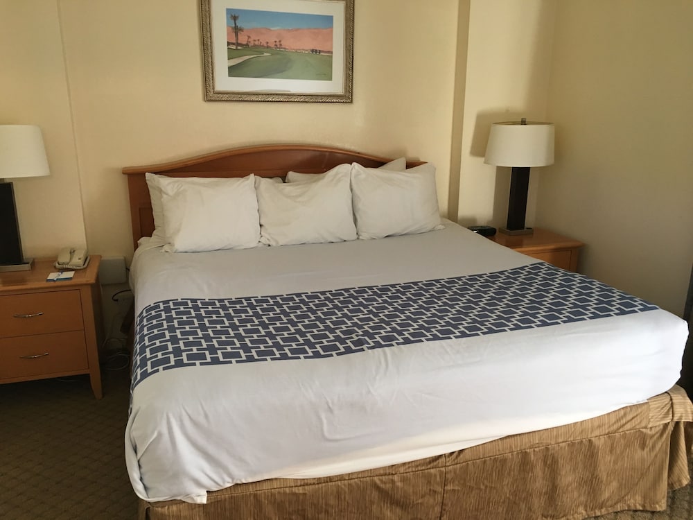 GetAways at Vista Mirage