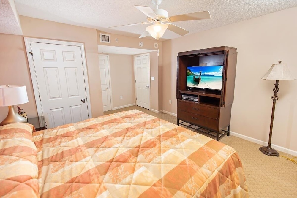 Yacht Club 2-805 3 Bedroom Condo