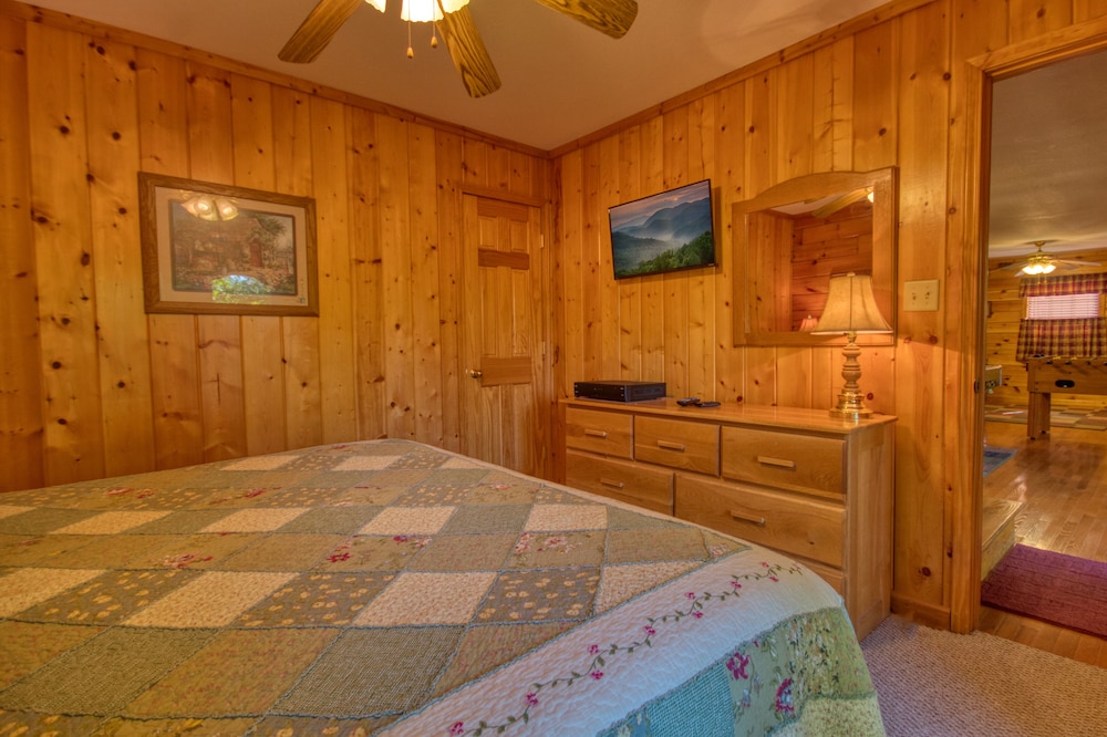 Smoky Mountain Getaway #435 view 5