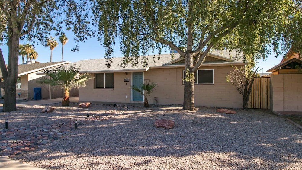 Remodeled Tempe Home in Prime Location! view 2