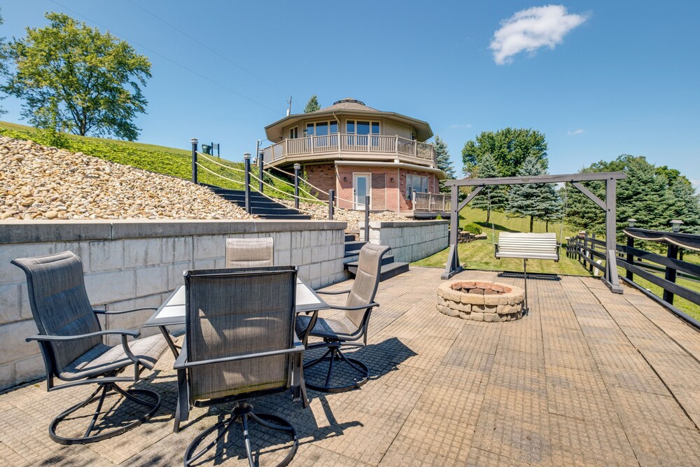 Millersburg Getaway w/ Amish Country Views!