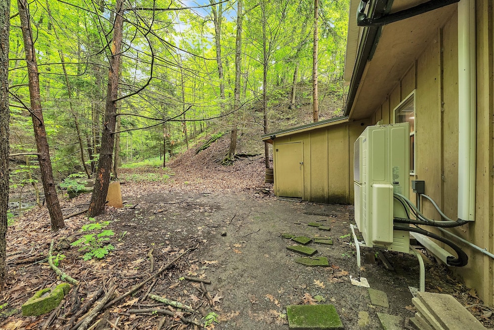 Peaceful Lakefront Getaway On Cayuga Lake 4 Bedroom Cottage