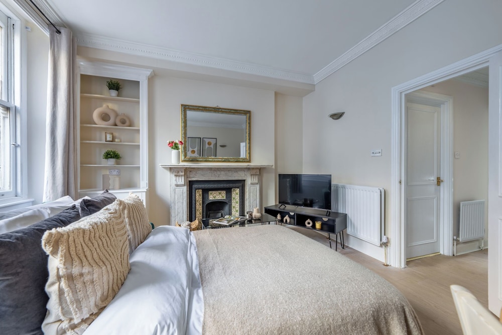 Charming 1BR Near Soho & Theatres