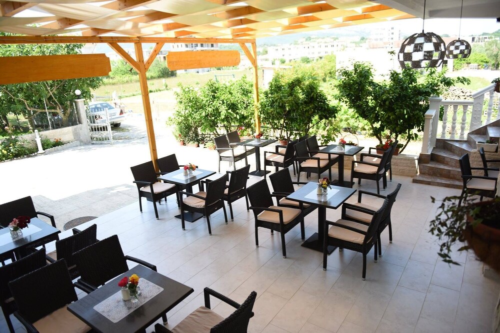 Apartments Cota
