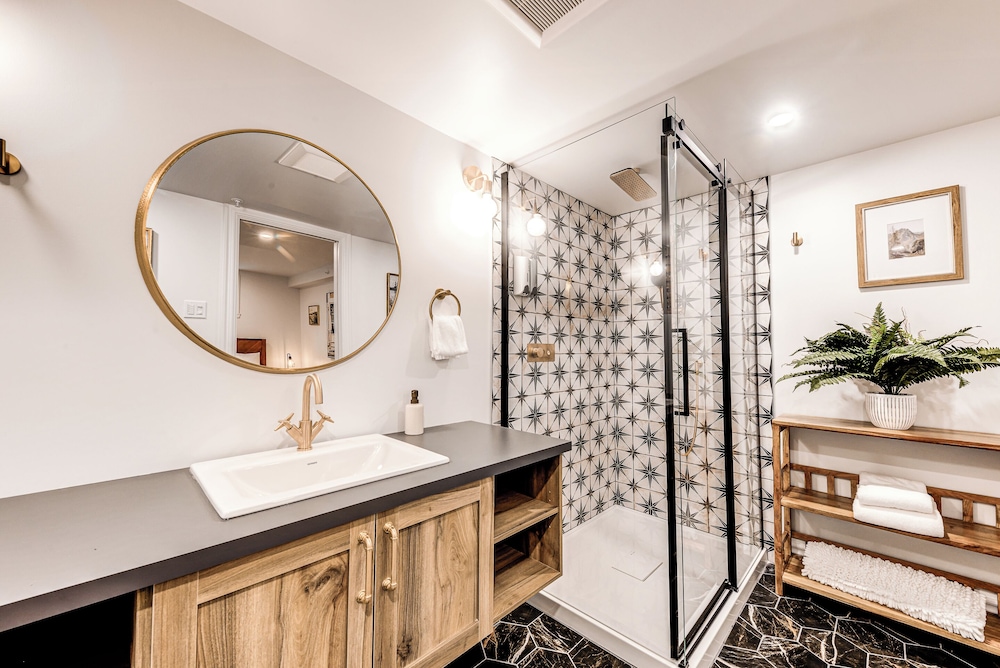 Majestic 3-Bedroom Designer Apartment