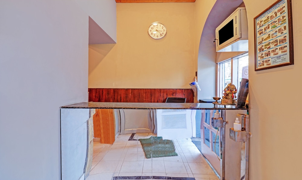 Lobby & Reception
