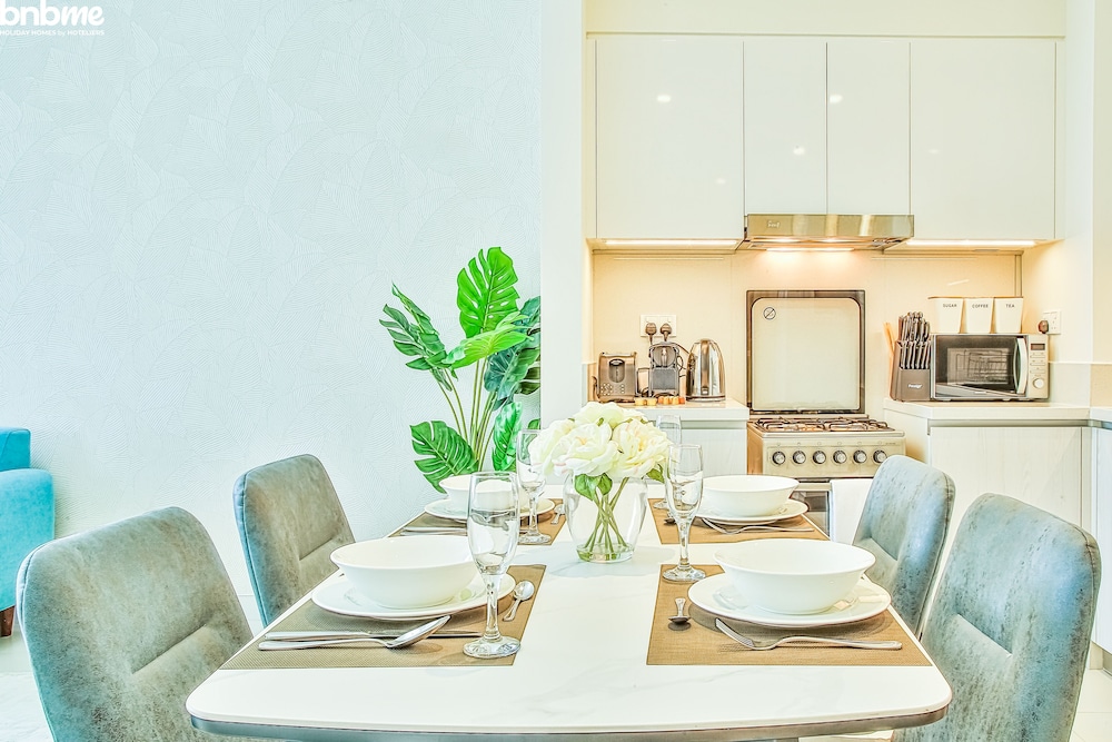 1B- Parkpoint- Tower D 104 by Bnb homes