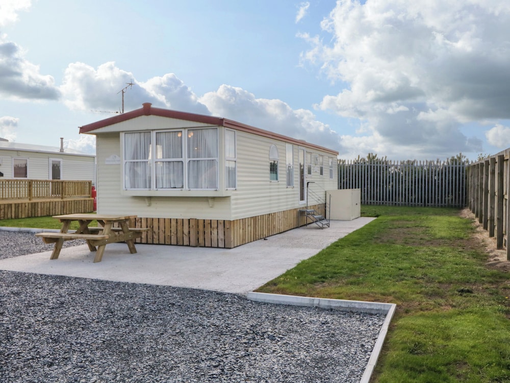 Meric Stone Holiday Lets Caravan 1