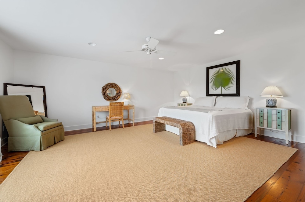 Pawleys Island Vacations - Stunning Oceanfront Beach House, Where The Beauty Of Nature Meets Luxury Living 4 Bedroom Home by RedAwning - Property Image 4
