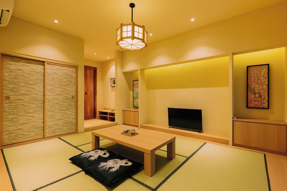 Himawari House