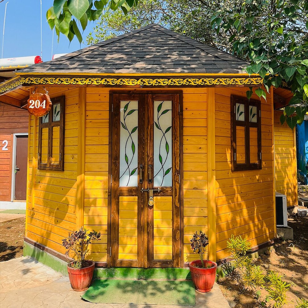 Monteria Village