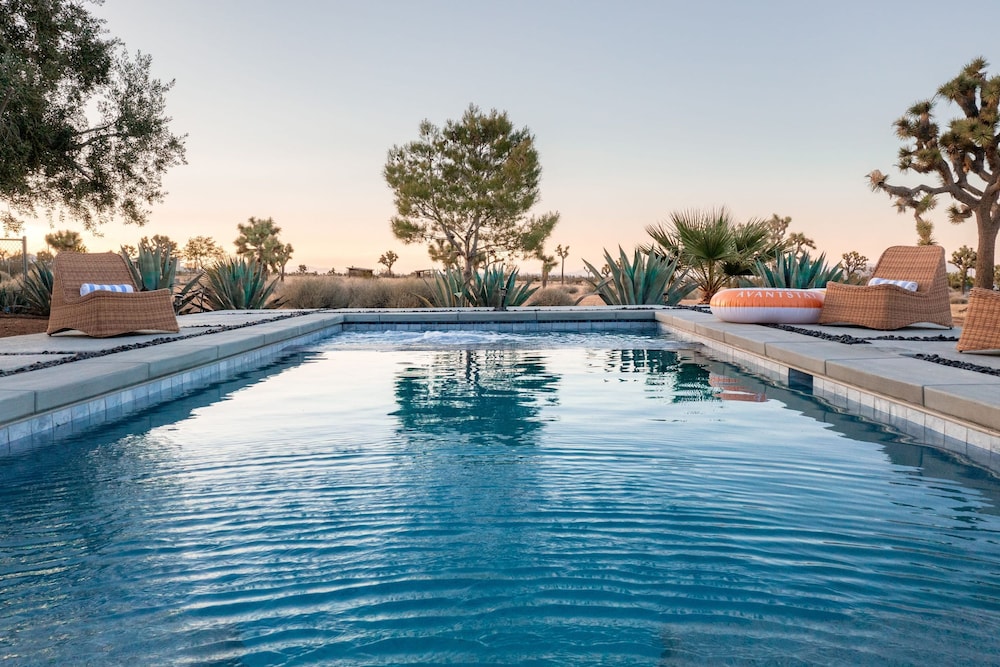 Sunset Grove by Avantstay New Pool Desert Views