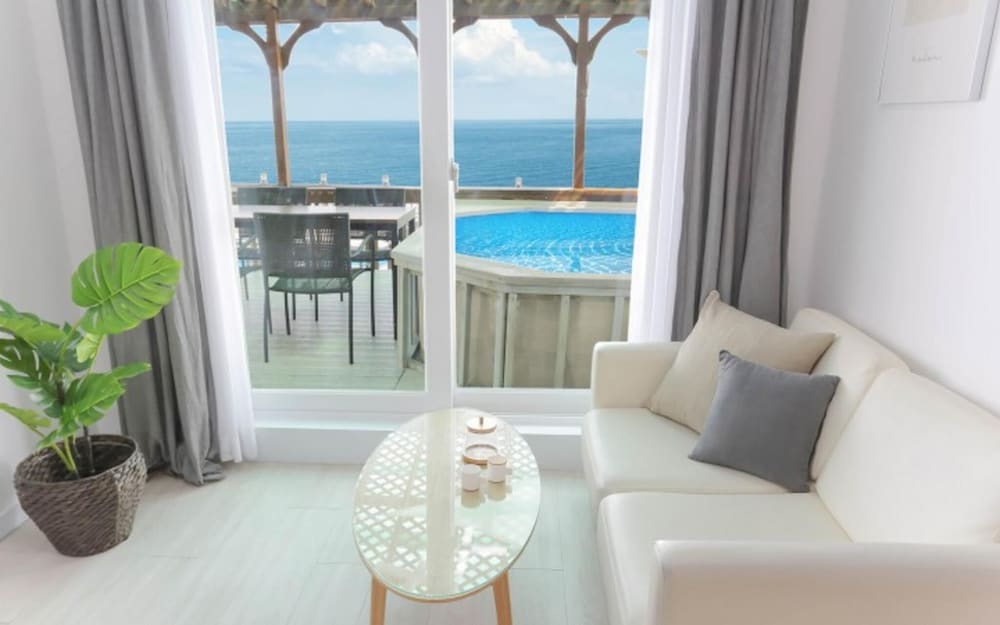 Taean Pool Villa Amare view 4