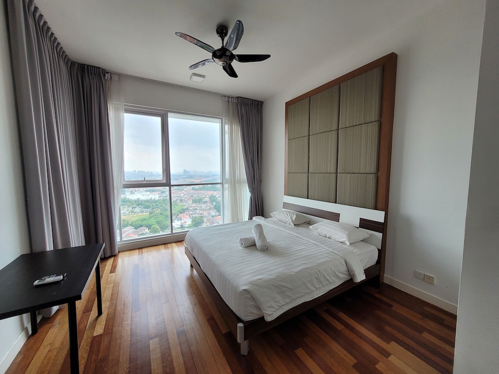 Uptown Residences by Sleepy Bear photo 4