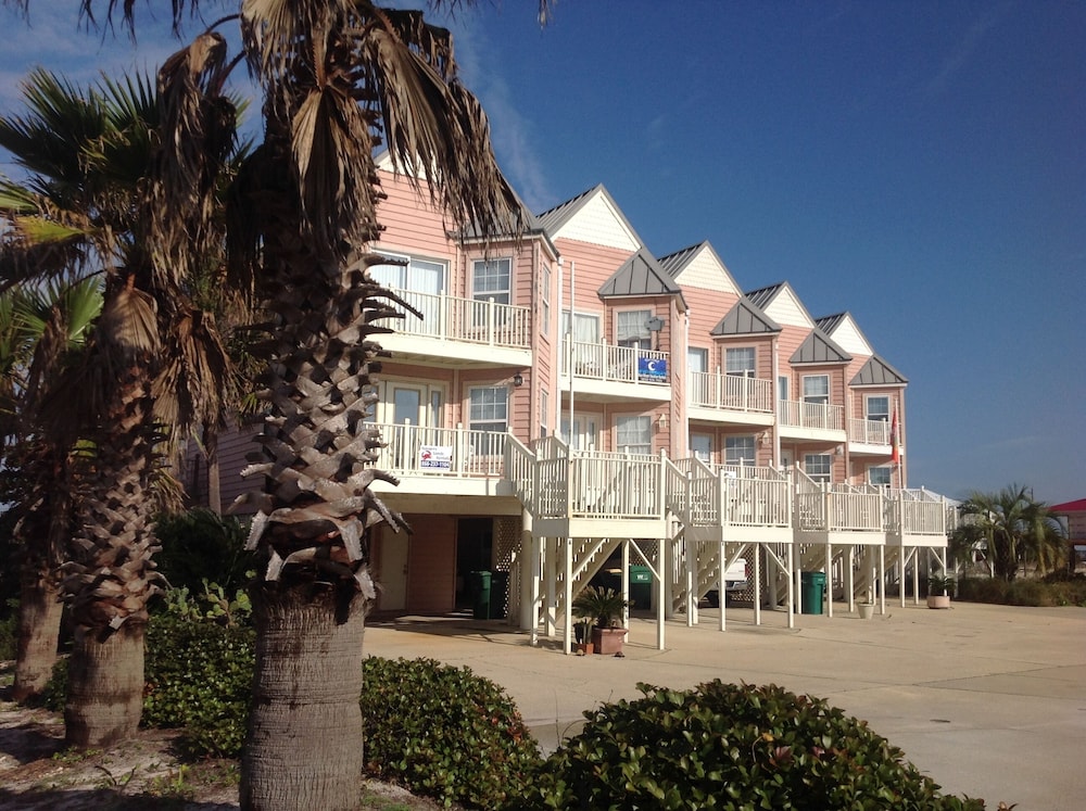Pelican Point 2 Bedroom Townhouse by RedAwning