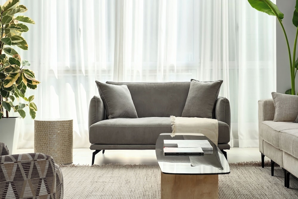 Central & Bright Getaway by Sea N' Rent