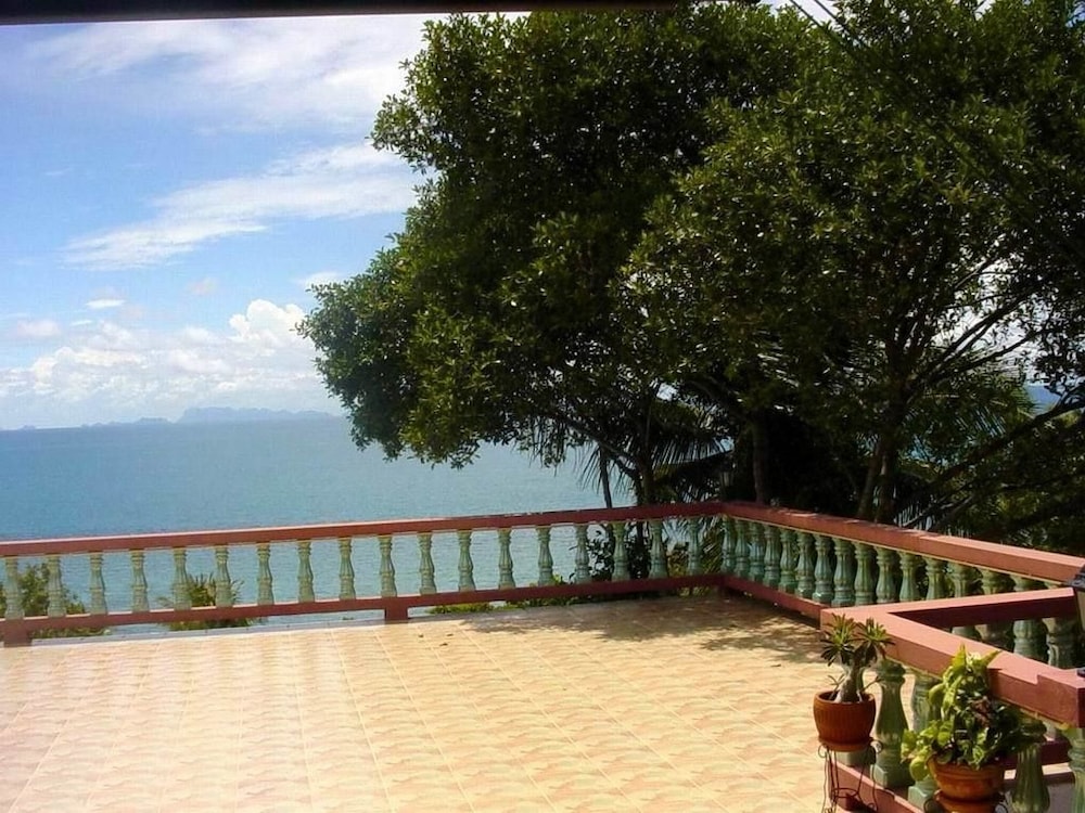 Golden Hill Resort
