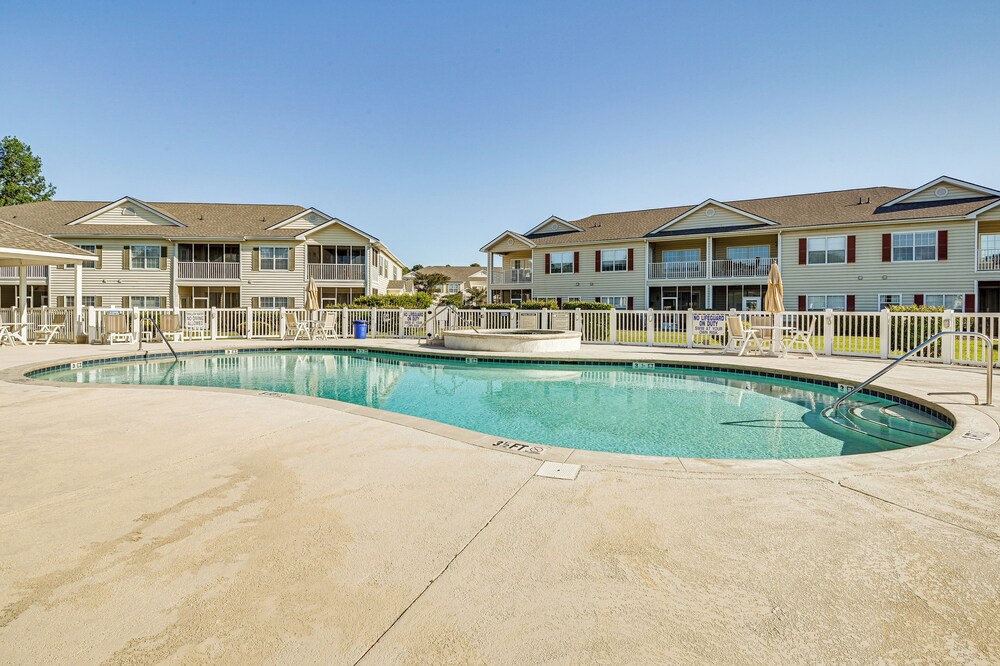 < 1 Mi to Legends Golf Resort: Condo w/ Pool!