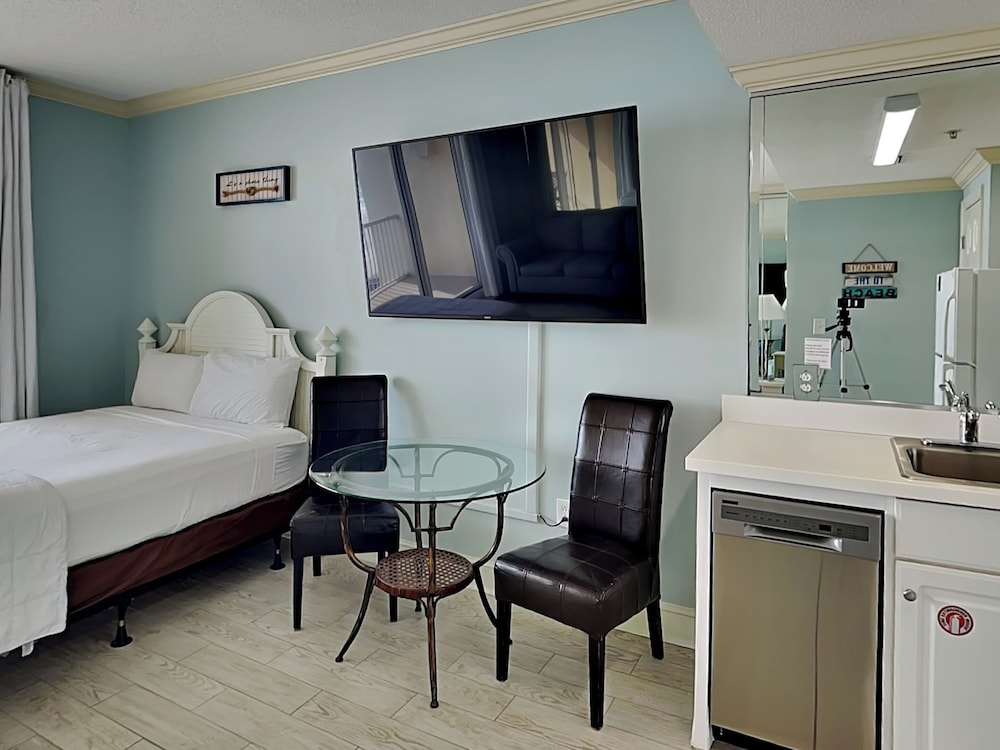 Majestic Beach Towers I by Southern Vacation Rentals view 2