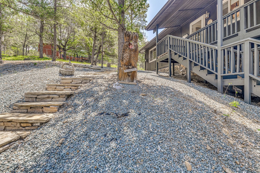 18 Mi to Ski Apache - Ruidoso Home Fit for Family!