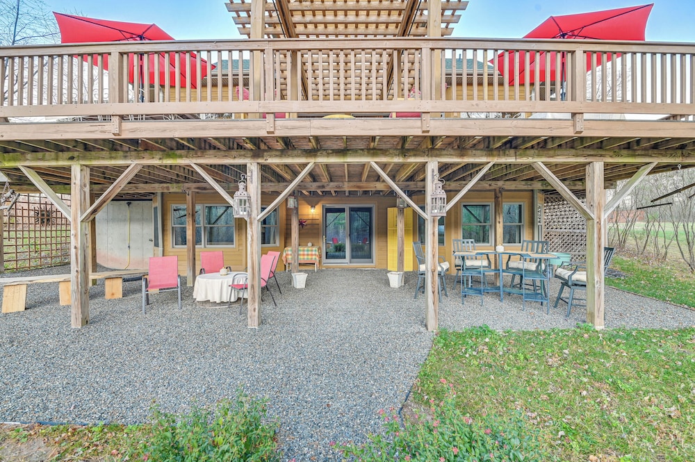Fire Pits, Deck & Views: Catskills Home!