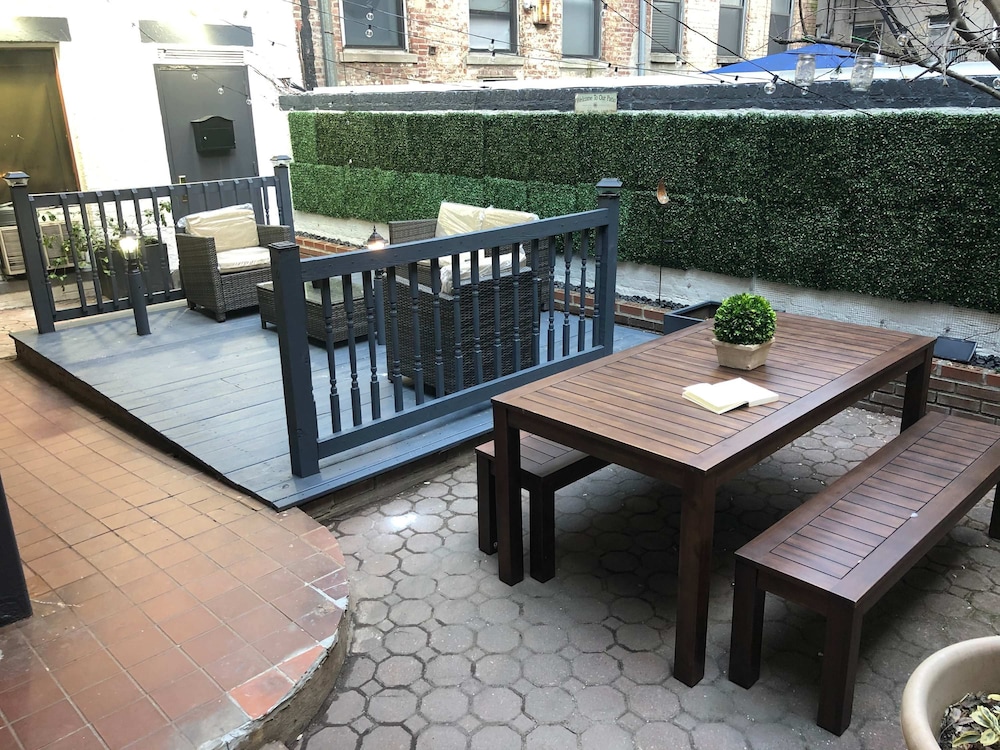 26-1c Gramercy Large 1BR WD