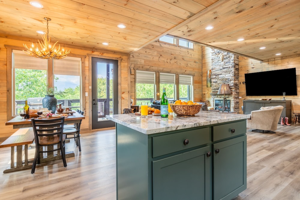 Rambling Ridge Lodge Endless Amenities Fun Indoor Pool Hot Tub A Arcade Game Room