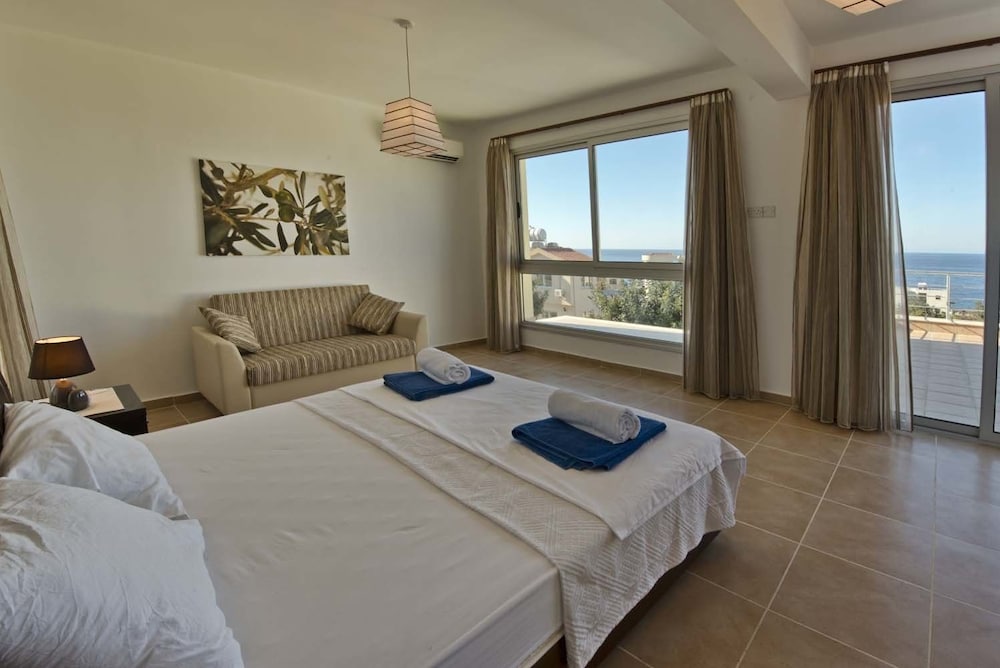 Villa Sunny by Amy Villas view 5