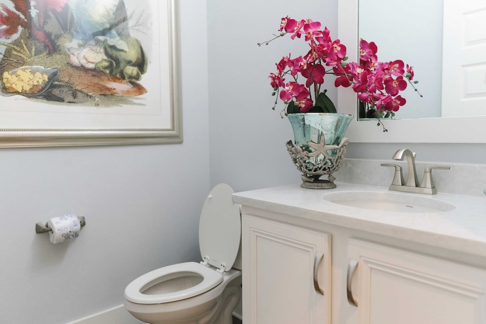 Serenity by the Sea by Avantstay Walk to Beach + Pool Access!