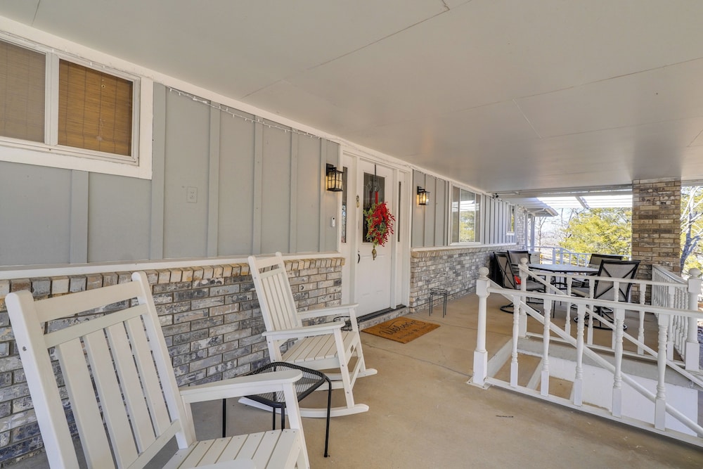 Deck & Lake Views: Modern Eagle Rock Gem