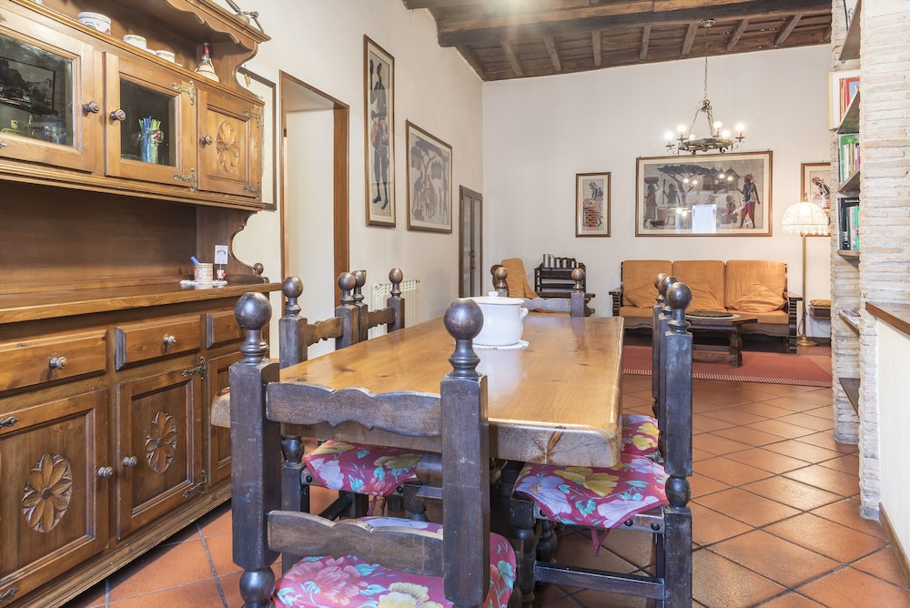 Trastevere Roomy Apartment