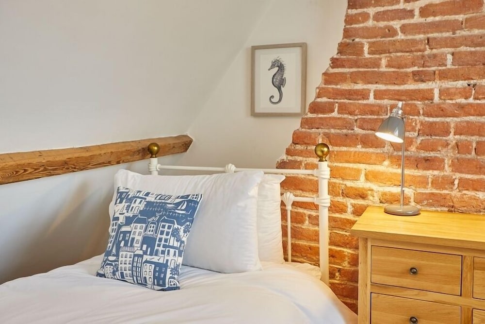 Amber Cottage view 2
