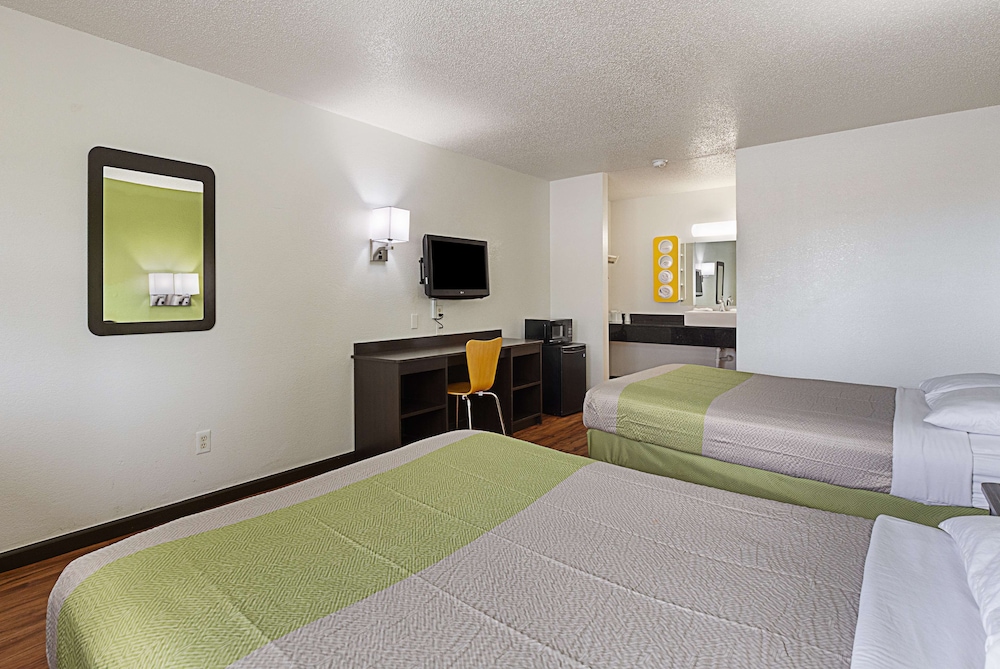 Chattanooga Vacations - Motel 6 Chattanooga, TN - Property Image 15