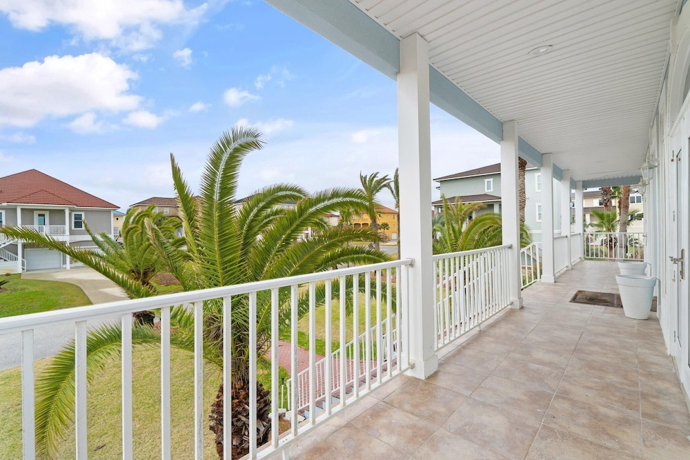 Reunion Beach House