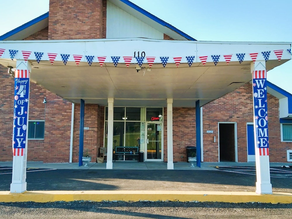 Grand View Plaza Inn & Suites