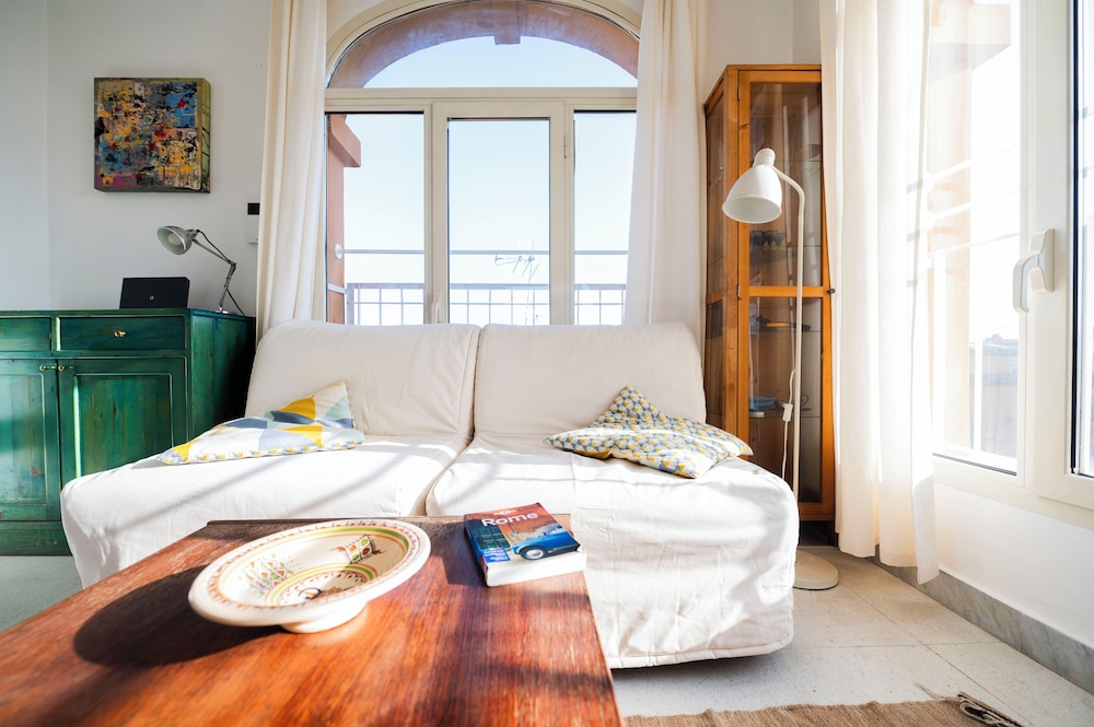 St. John Basilica Lovely Tower Apartment