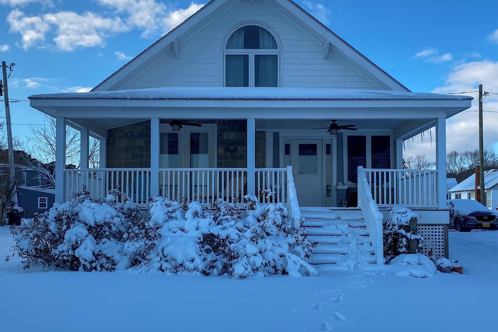 < 1 Mi to Boat Ramp: Coastal Virginia Hideaway