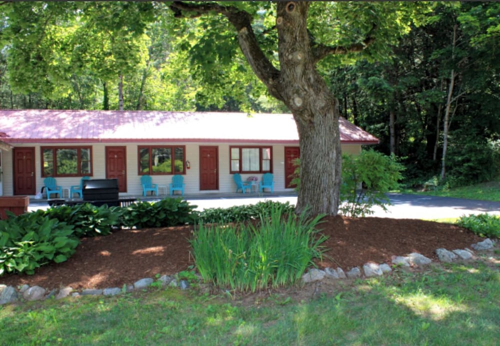 Hotel Luzerne Court Motel - Image 1